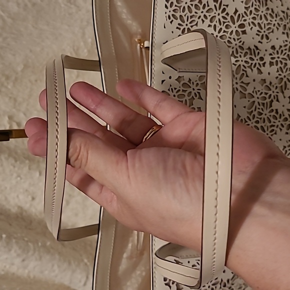 Kate Spade tote - Picture 2 of 7